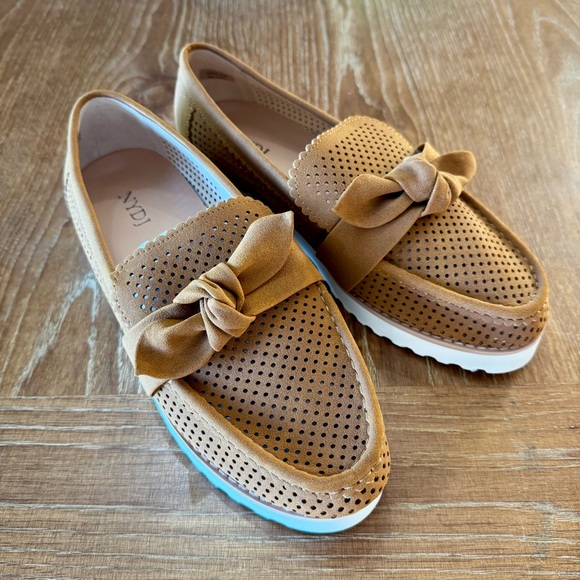 NEW camel colored NYDJ Okoa bow loafers 8.5M - Picture 2 of 12